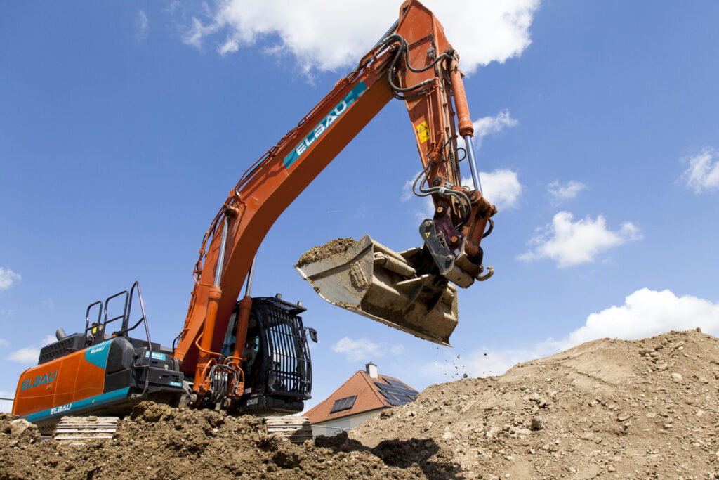 Bagger auf Baustelle